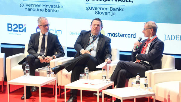 Slovenski in hrvaški guverner: Potrebni bodo nadaljnji dvigi obrestnih mer
