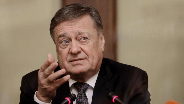 Janković, ki mu zdravniki uhajajo iz ZDL, razpisuje šest zdravstvenih koncesij