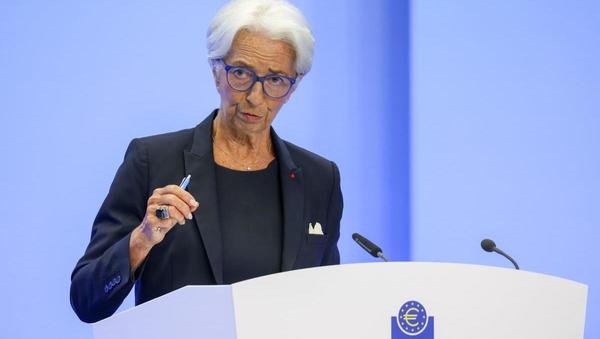 Napovedi: ECB bo obrestne mere zvišala bolj in višje bodo dlje od prvih ocen