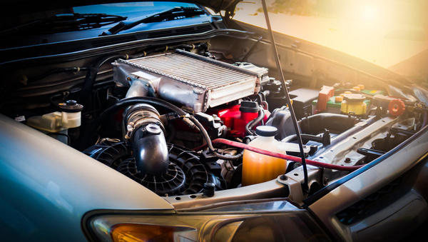 Razpoke v podpori članic EU na poti v električni avtoraj