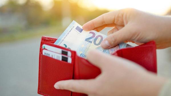Obrestne mere za posojila se hitro zvišujejo – kaj pa se dogaja pri depozitih