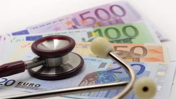 V zdravstveni blagajni bo letos že za tretjino več denarja kot pred šestimi leti