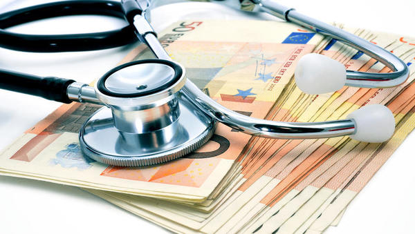 Več zanimanja za donosnejše specializacije, za družinsko medicino ne