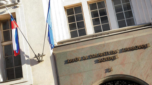 Osnutek zakona o ZZZS: zamenjava direktorice, tričlanska uprava, 11-članska skupščina 