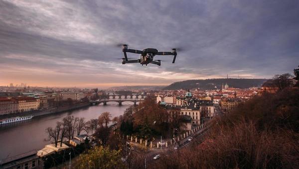Bi se radi naučili upravljati drone? Na voljo je brezplačni program