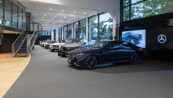 Mercedes-Benz v Ljubljani odprl najsodobnejši avtosalon pri nas