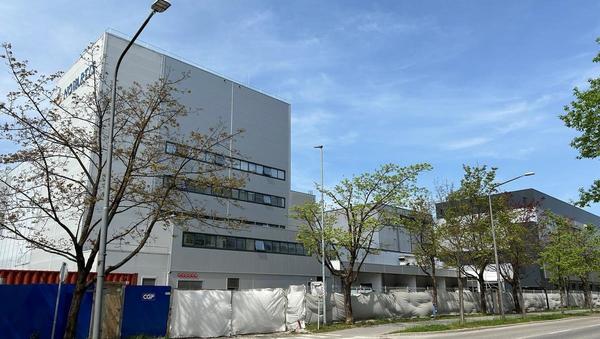 Končuje se gradnja Novartisove tovarne v Ljubljani: kdaj jo bodo zagnali