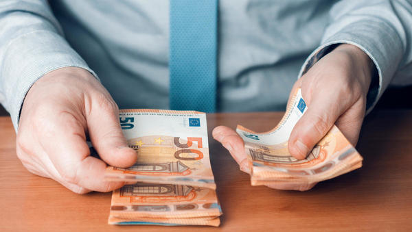 Slovenske plače letos zrasle za več kot 10 odstotkov