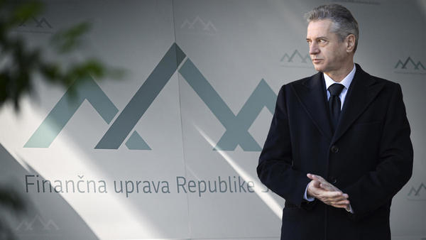 Bo Furs preveril, ali je Golobov Star Solar plačal vse davke, ki bi jih moral?