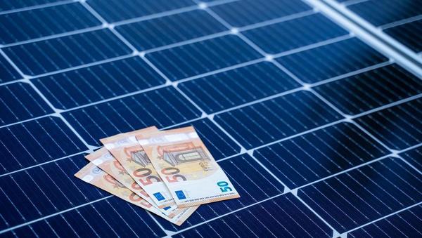 Nemci so planili po subvencijah za sončne elektrarne, baterije in polnilnice