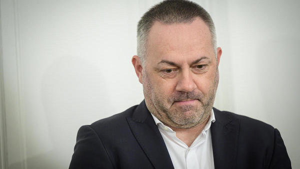 Kdo vse služi po pogodbah z ministrstvom za zdravje