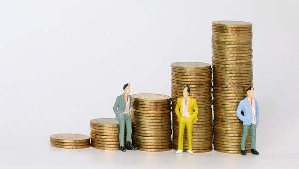 Povprečna plača v Sloveniji oktobra zrasla za 2,6 odstotka