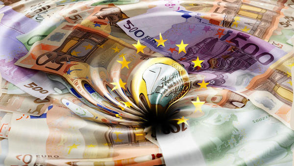 Država izgublja zagon pri pobiranju davkov, njihova rast upada. Kakšne so napovedi?