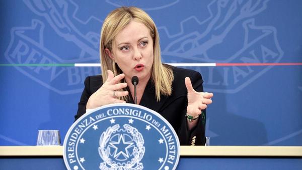 Vlada Giorgie Meloni prihaja z davkom na izredne dobičke bank