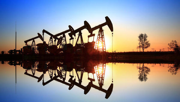 Nafta brent od junija dražja za 30 odstotkov. Kako se je to zgodilo, kaj se dogaja z dizlom in kaj z rusko nafto