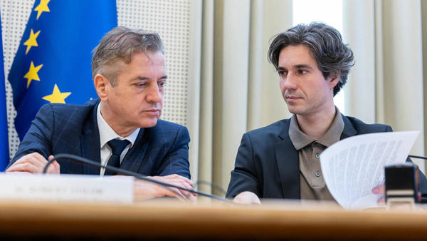 Izračuni: toliko je vaša neto plača nižja zaradi Mesca in Goloba