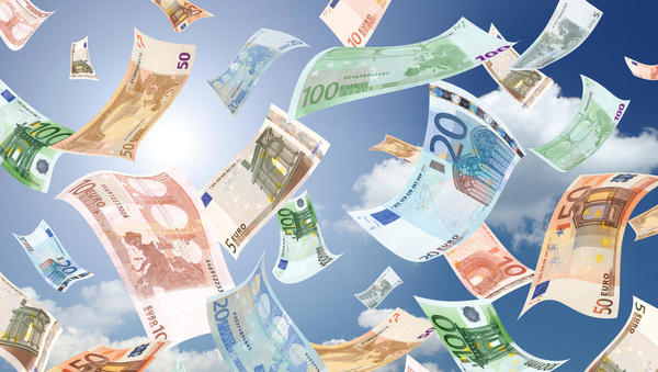 Leto dviganja obrestnih mer: slovenske banke kujejo rekordne dobičke