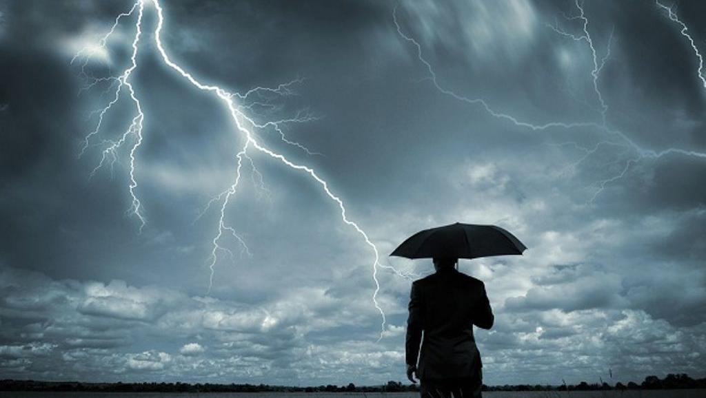 Anketa med podjetji: kakšen bo upad prihodkov, koliko bo odpuščanja in katere službe bodo najbolj ogrožene