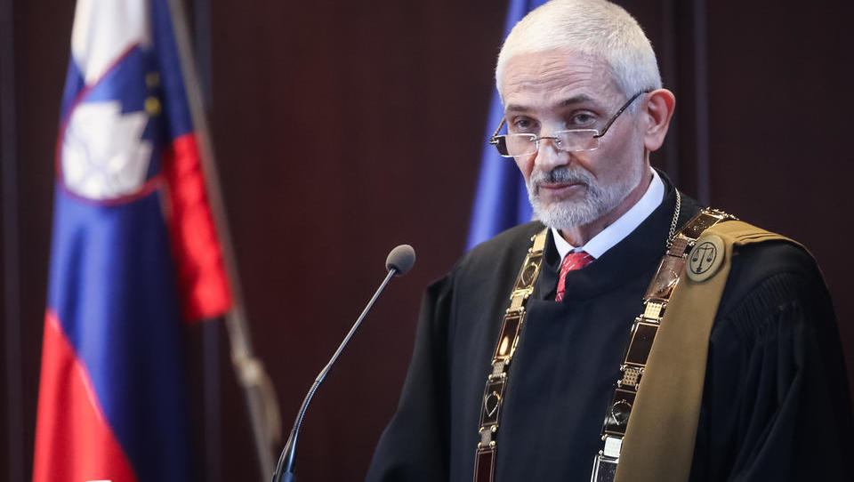 Na vrhovnem sodišču iz dneva v dan spreminjajo, kako se ob koroni izvaja sodna oblast