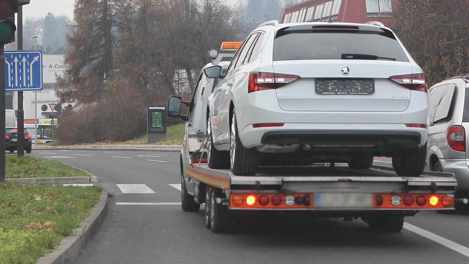 Pozor, če vam zdaj odvzamejo vozniško ali avto, ga 