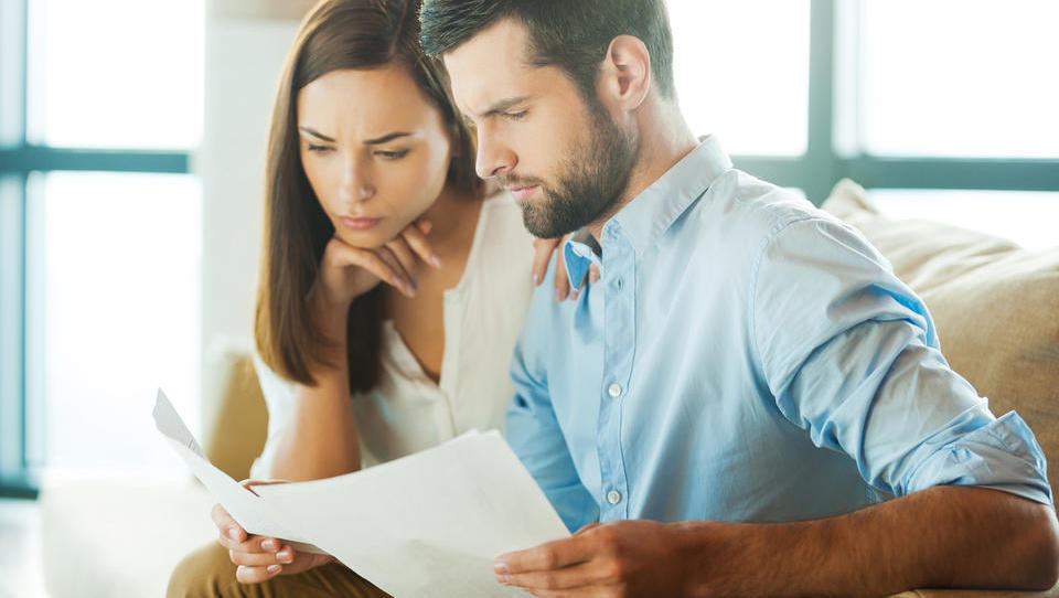 Zavod že sprejema vloge za povračilo nadomestil za čakanje na delo, a pozor – morda se splača počakati na novi zakon