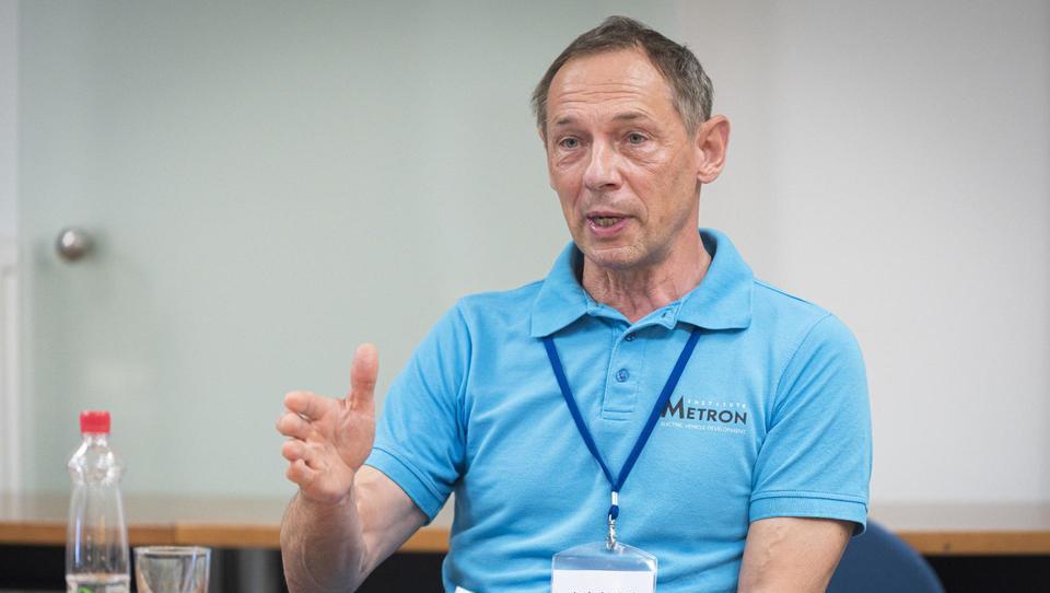 A. Pečjak: e-avto se splača, a kupci tega še niso ugotovili