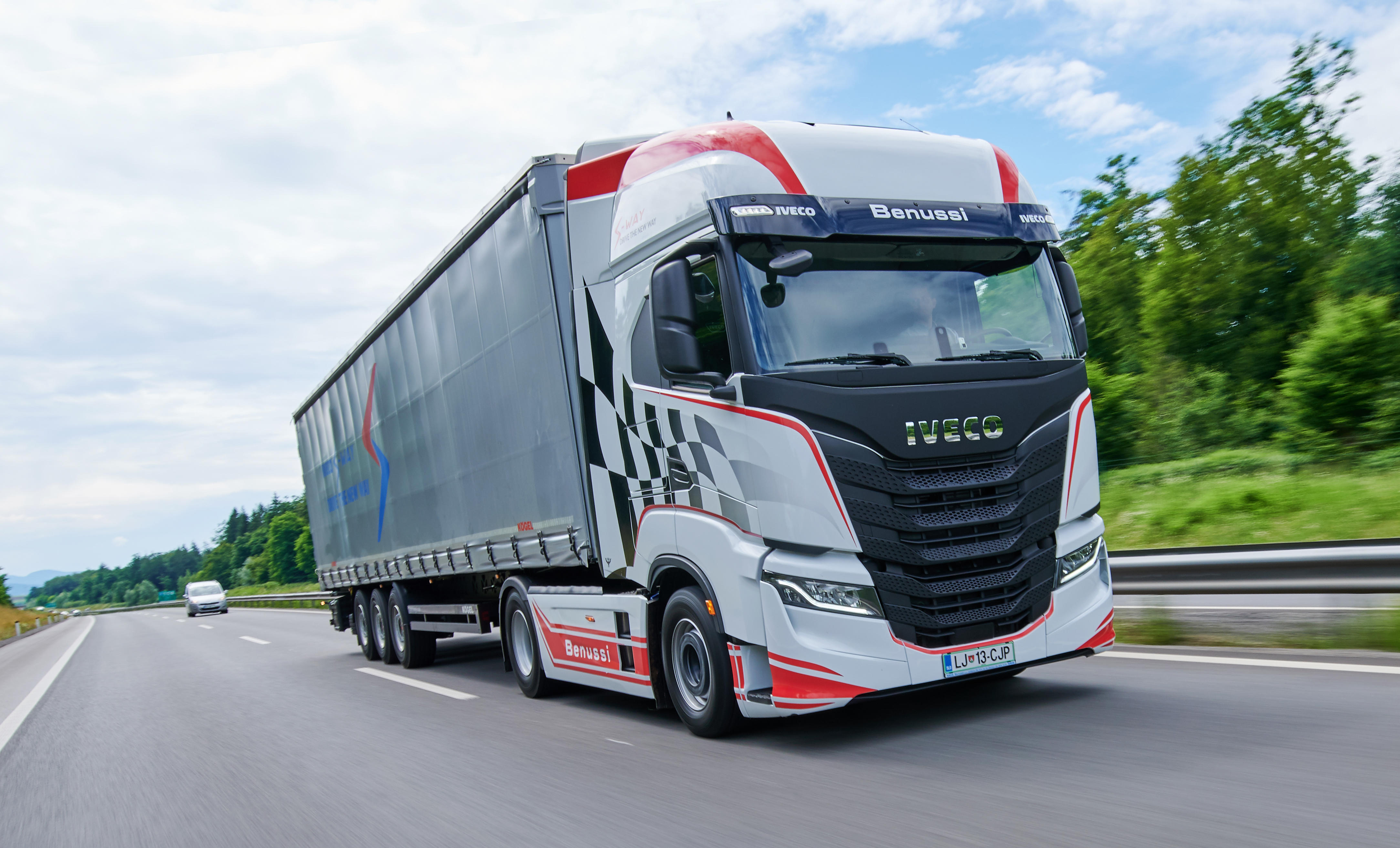 Ивеко тягач. Новый тягач Ивеко. Ивеко 2021 тягач. Ивеко s way. Iveco 2020 тягач.