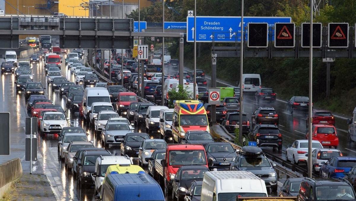 Nemčija s cenejšim javnim prevozom proti gneči na cestah