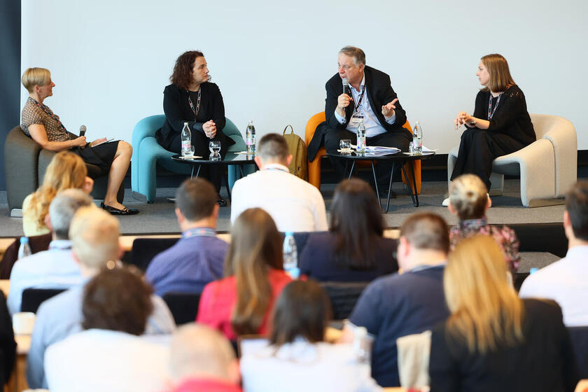 12. Dnevi prava zasebnosti in varovanja informacij  Alenka Jerse , namestnica, Informacijski pooblascenec RSPeter Pavlin , vodja Sektorja za kaznovalno pravo in clovekove pravice, Ministrstvo za pravosodjePetra Stergar , DPO, Ministrstvo za delo, druzino,