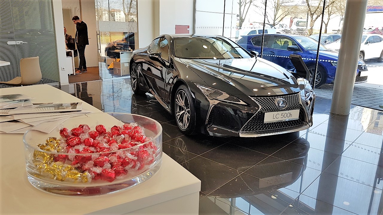 Kako japonska gostoljubnost zasenči nemški prestiž