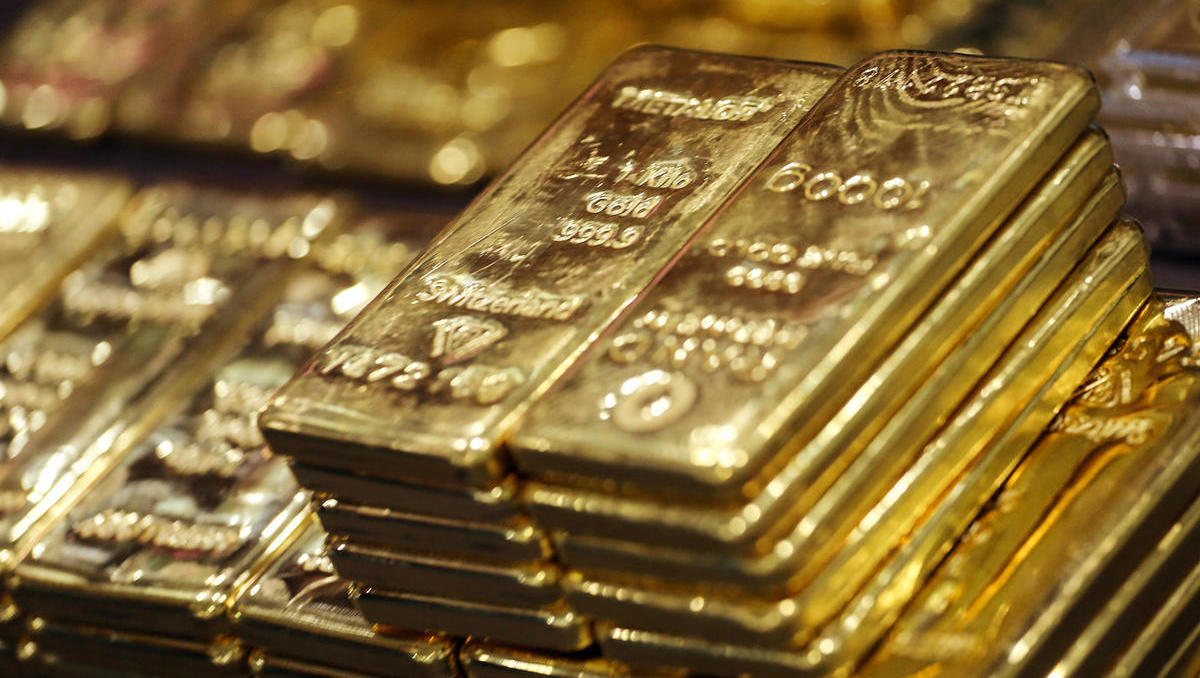 Kaj je v ozadju velike pocenitve zlata in srebra