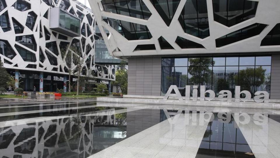Spopad med e-trgovci in logisti: Alibaba gre z milijardami v gradnjo poti do kupcev