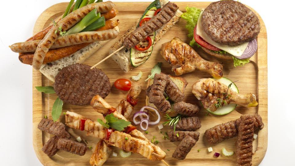 Panvita predstavlja Mojstra AVE, digitalnega pomočnika za pripravo mesa