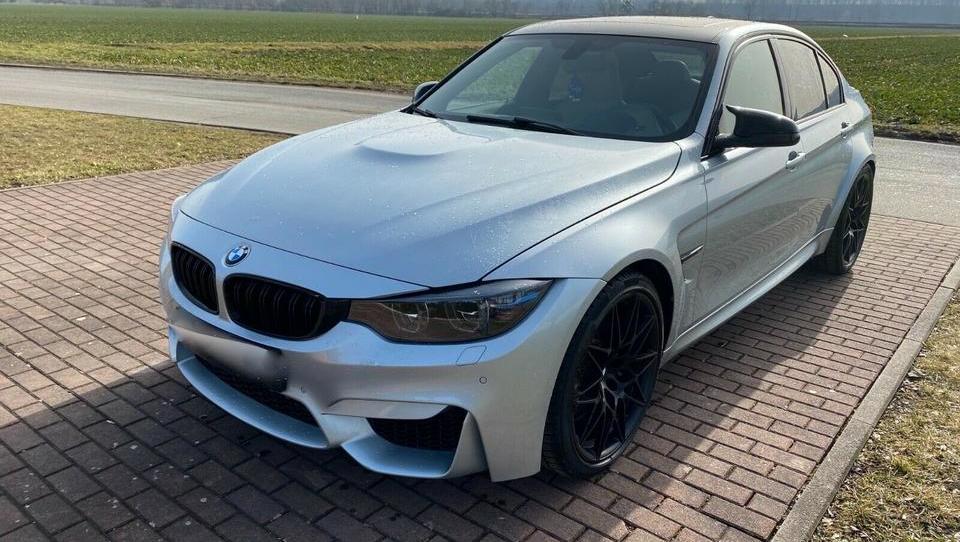 (Nakup rabljenega avta v tujini, 5. del): Na sledi razbitega BMW M3, ki je prek Litve prispel k uglednemu trgovcu v Nemčijo