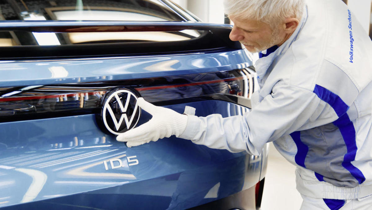 Bidnove milijarde vabijo tudi Volkswagen