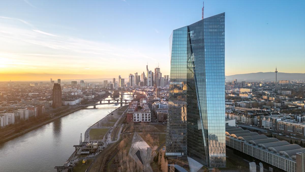 Evrsko gospodarstvo ne zdrži več kot enega dviga obrestnih...