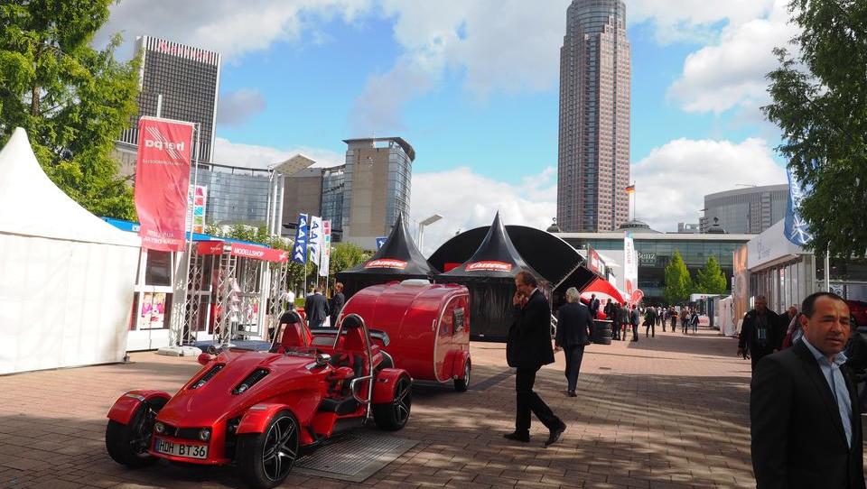 Obisk avtosalona v Frankfurtu skrčila dizelska kriza in socialna omrežja