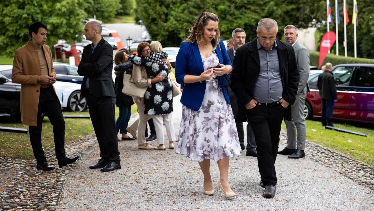 (Foto) Gosti, avtomobili in dogajanje na slovesni razglasitvi najboljših poslovnih avtov