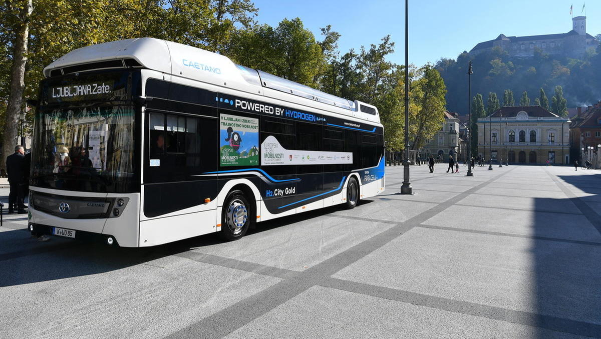 Po Ljubljani čisto zares vozi avtobus na vodikove gorivne celice, kaj sporoča?