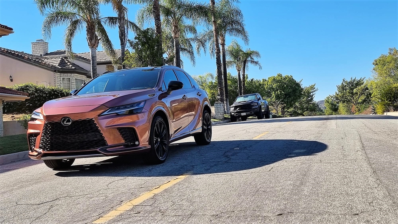 Ekskluzivni petek: lexus RX500h – veliki japonski SUV na poživilih