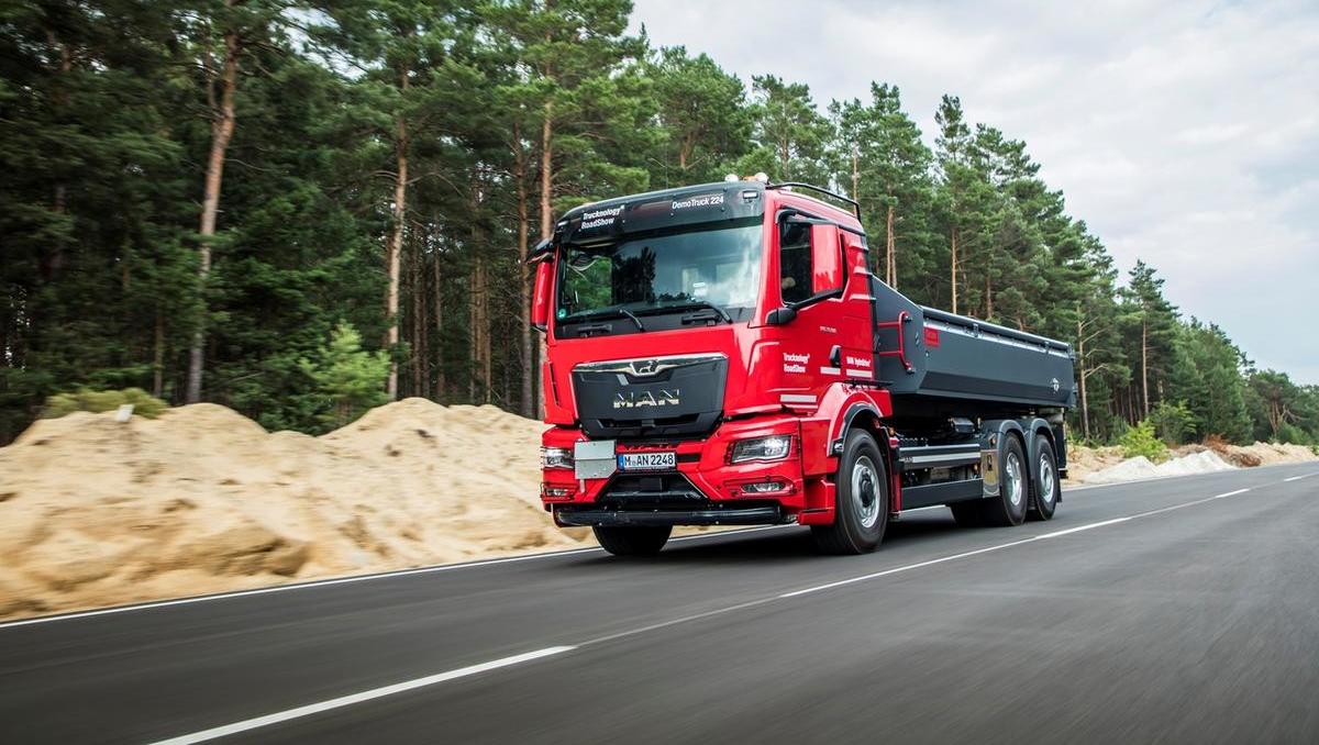 Standard Euro 7 za tovorna vozila prinaša višje cene in večjo porabo