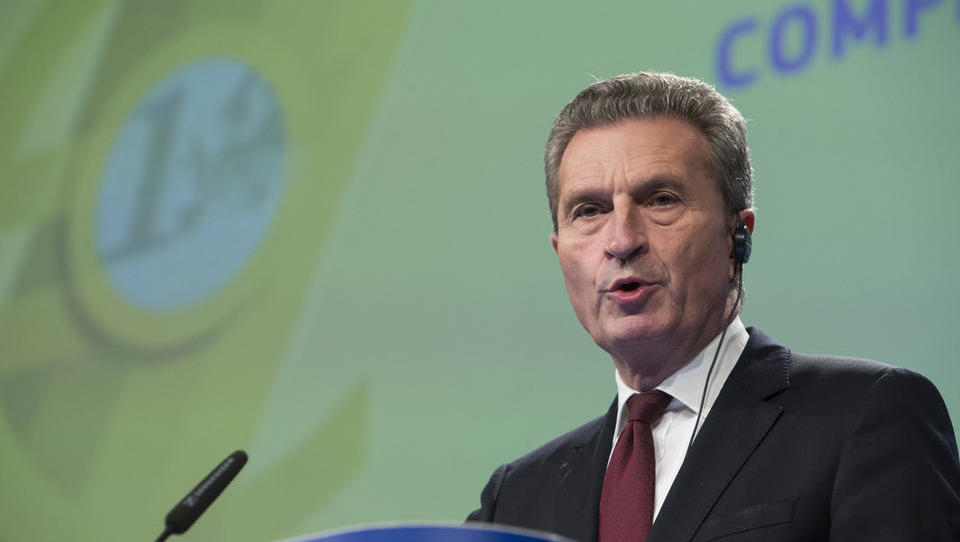 (v živo) Kakšne spremembe pri delitvi EU proračuna bo v Ljubljani napovedal Oettinger?