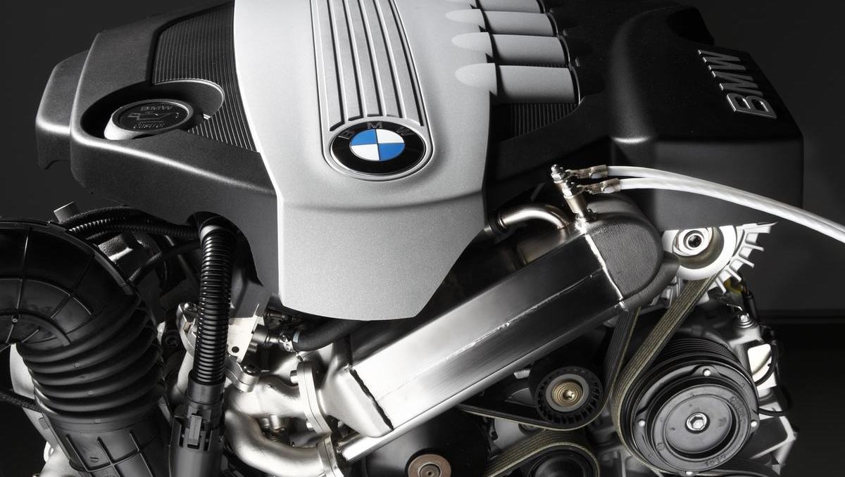 BMW še ni povsem obupal nad motorji z notranjim zgorevanjem