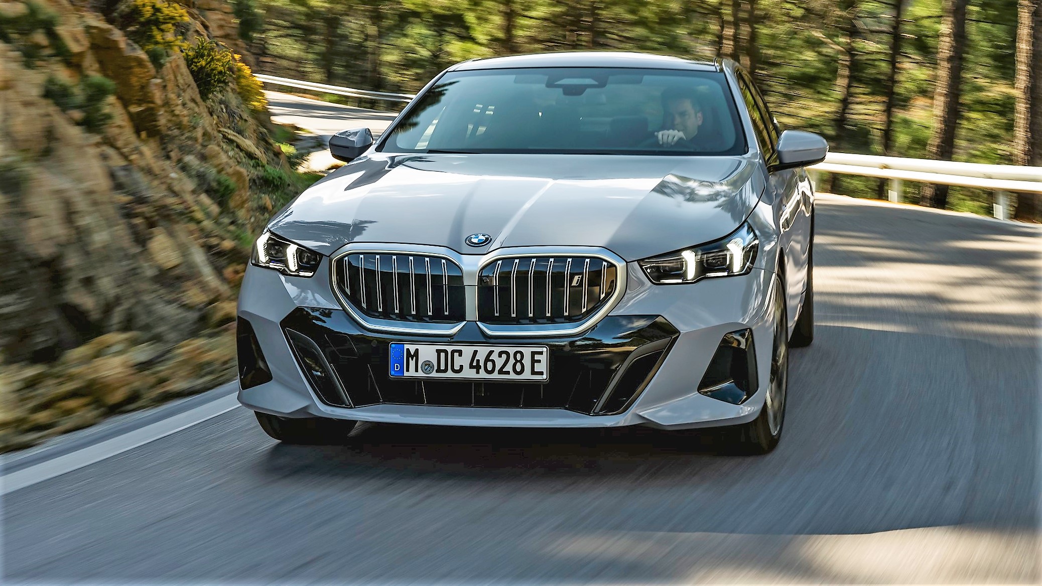 Novi BMW 5: na zadržani strani oblikovne in drzni strani tehnične revolucije
