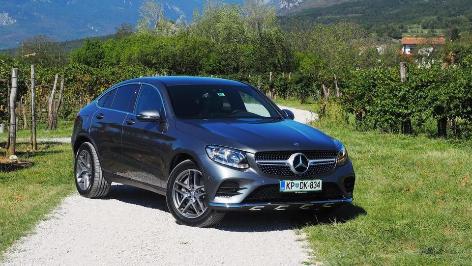 Modni Mercedes-Benz za 35 Slovencev
