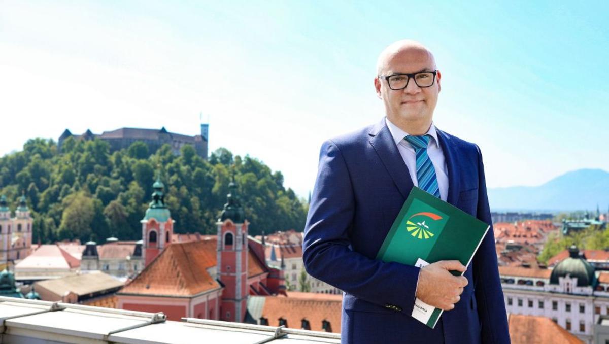 Z inovativnimi in prilagojenimi produkti v tekmo z lokalnimi zavarovalnicami, ki obvladujejo večino tržnega deleža