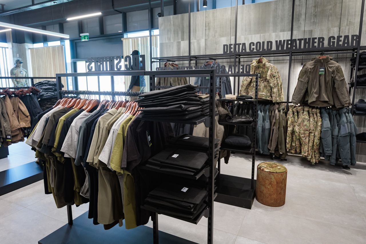 UNI&FORMA med top 3 svetovnimi proizvajalci oblačil za specialce - Uni Rich In Omega