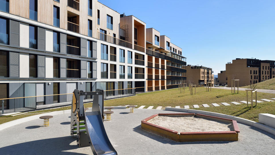 Stanovanjski sklad v prodajo hiš in stanovanj, cene od 1.300 do 3.500 evrov za kvadrat