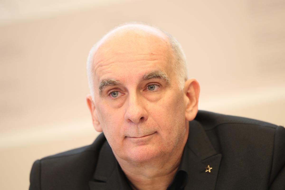 igor akrapovič
