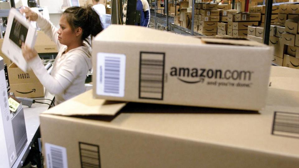 Amazon je med prazniki tolkel prodajne rekorde 